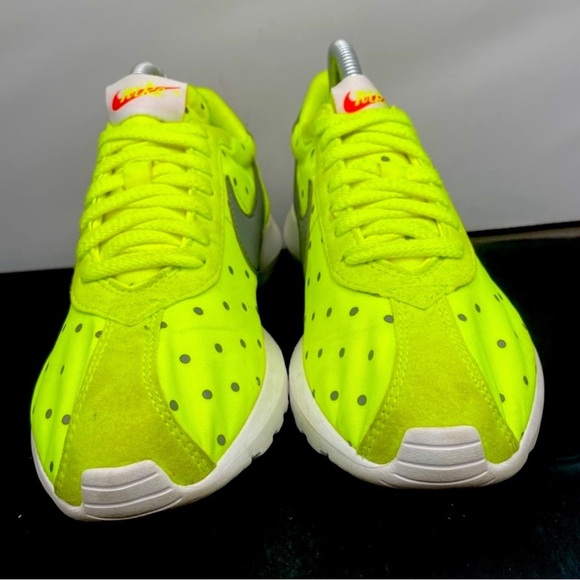 Nike Running Rare Yellow Dots Lifestyle Shoes Womens Size 7 Light Use Fast Ship - Picture 4 of 12